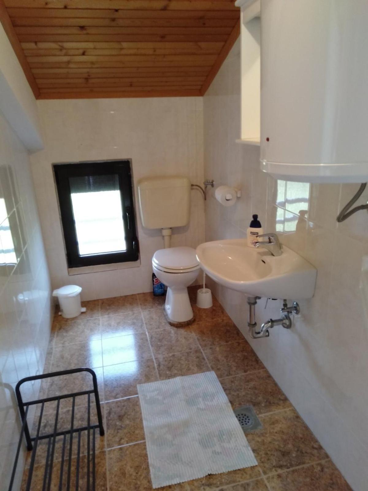 Little Heaven On Earth - Apartmani Martina Vlašići Bagian luar foto