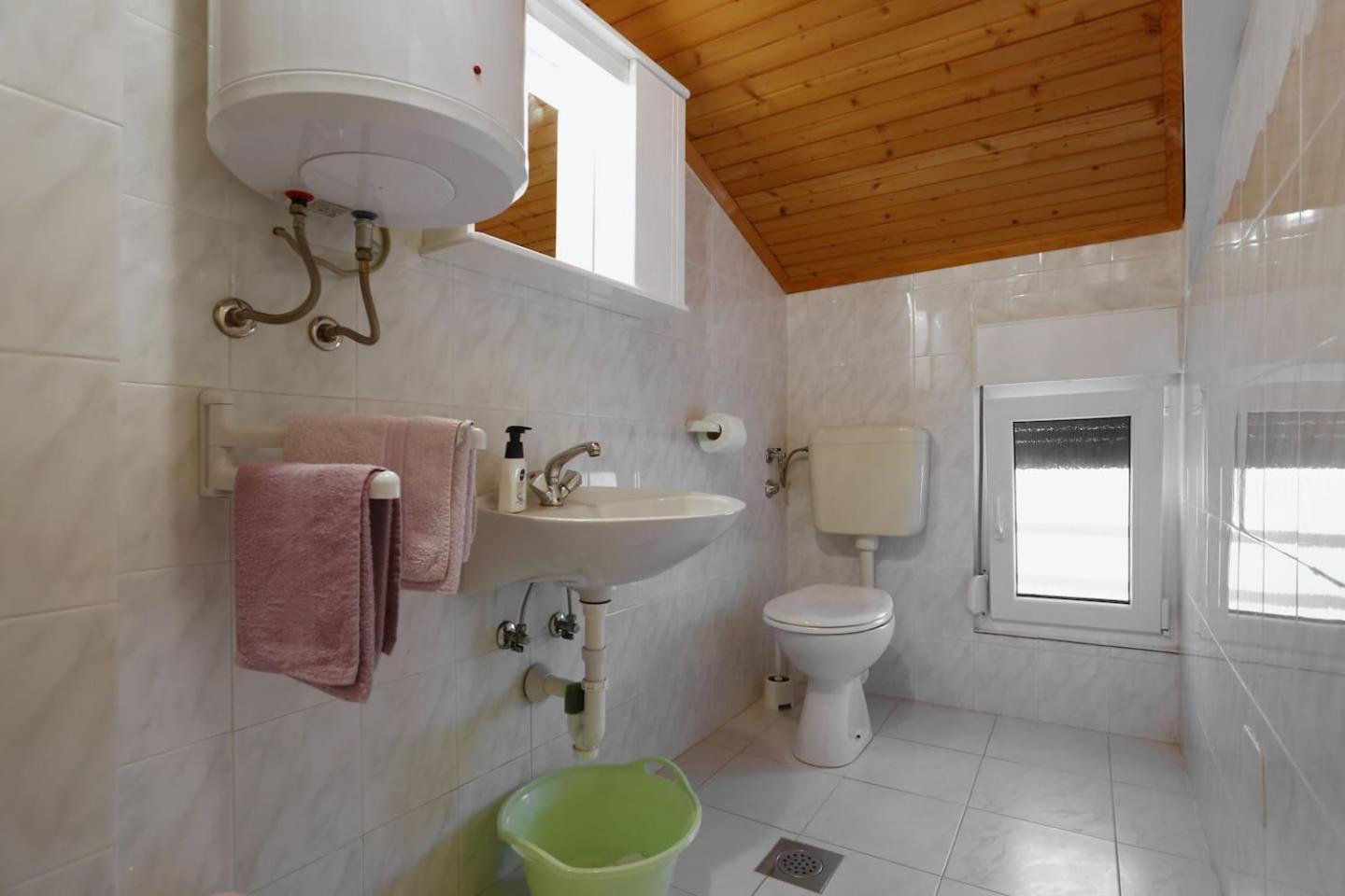 Little Heaven On Earth - Apartmani Martina Vlašići Bagian luar foto