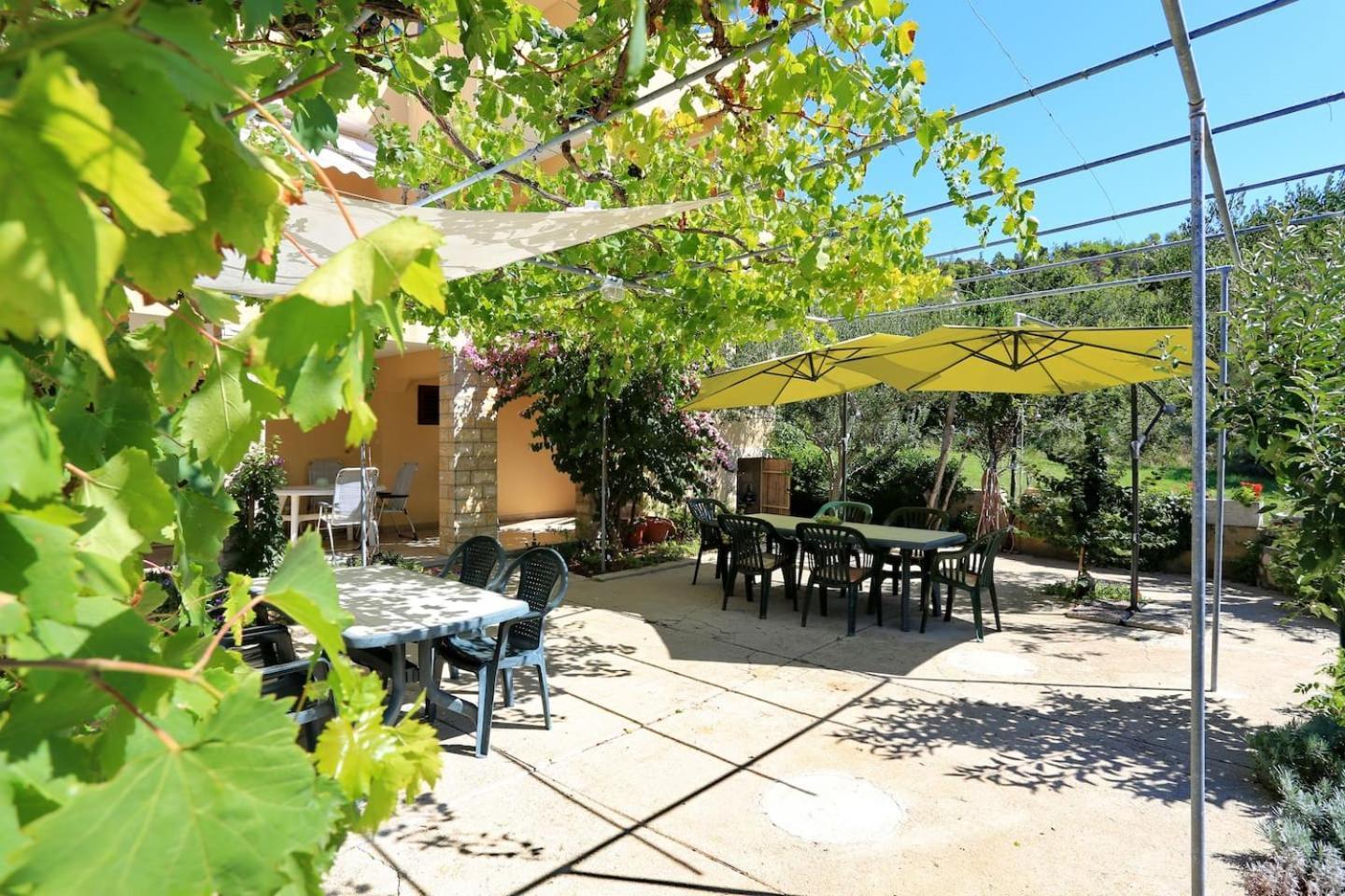 Little Heaven On Earth - Apartmani Martina Vlašići Bagian luar foto