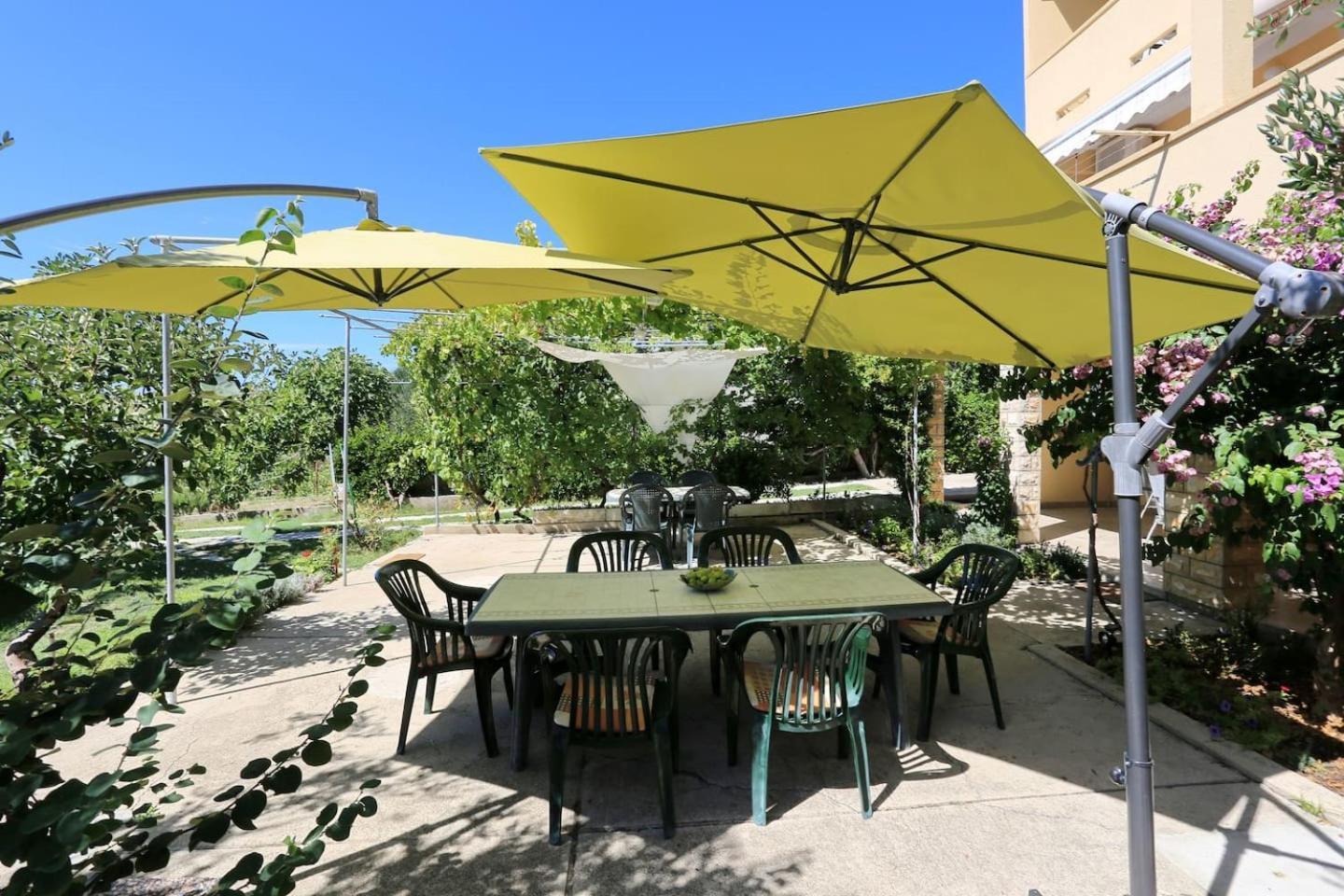 Little Heaven On Earth - Apartmani Martina Vlašići Bagian luar foto